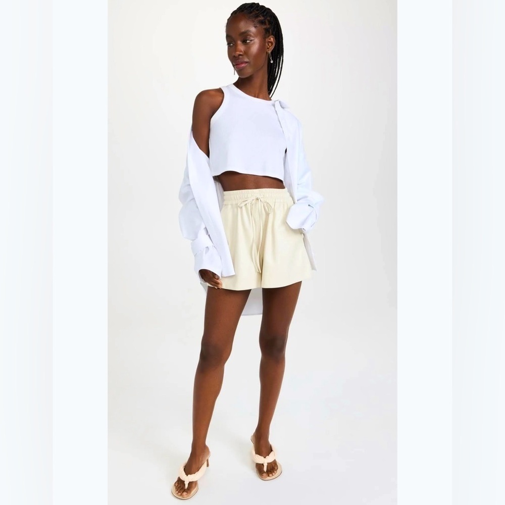 **NWT** Good American Better Than Leather Women's Cream Shorts